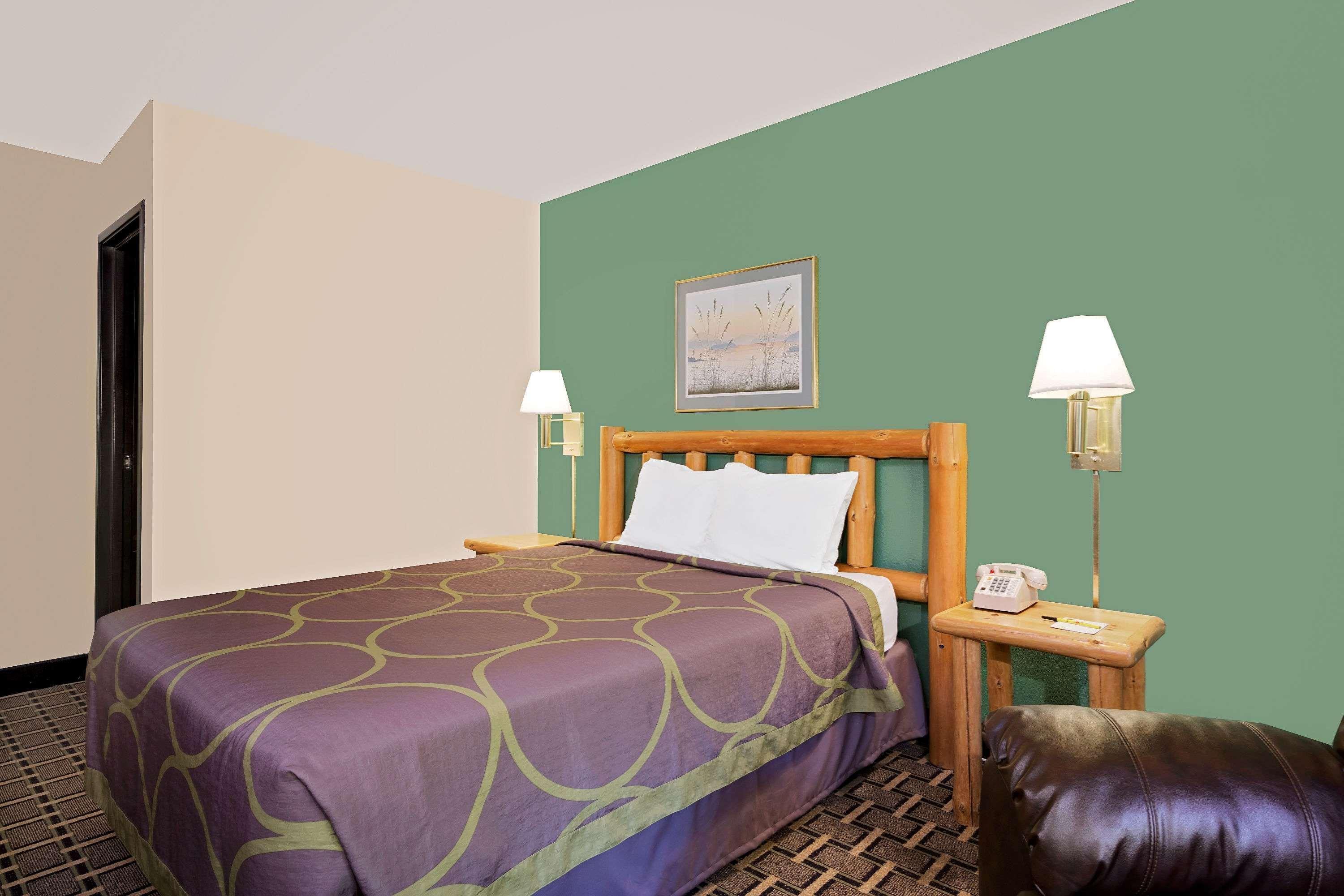 Hotel Super 8 By Wyndham Cloquet Esterno foto