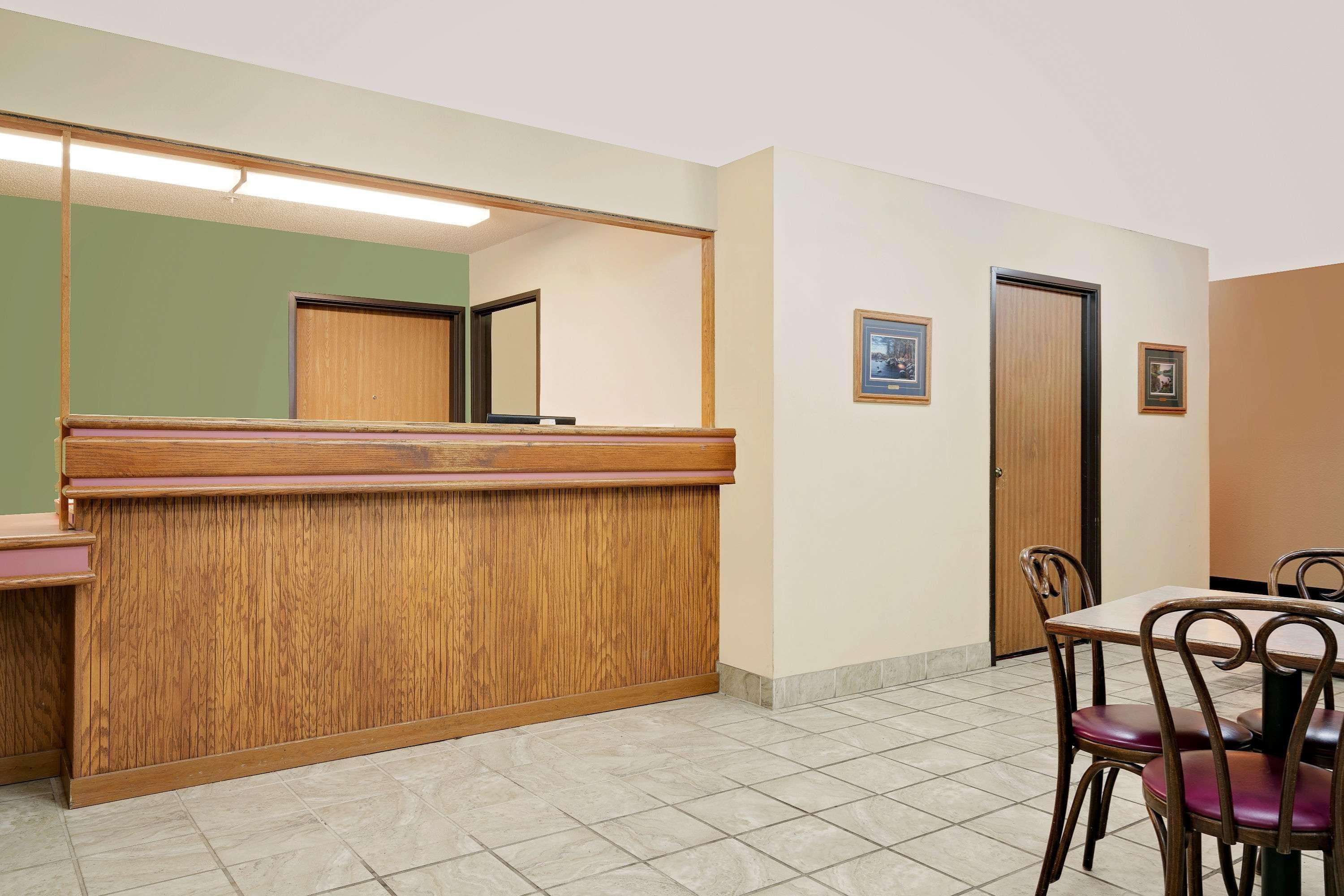 Hotel Super 8 By Wyndham Cloquet Esterno foto